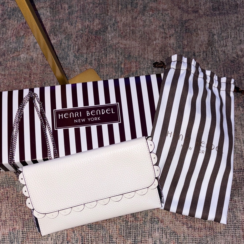 RARE HENRI BENDEL White Crossbody with Scalloped Edges FULL INCLUSION